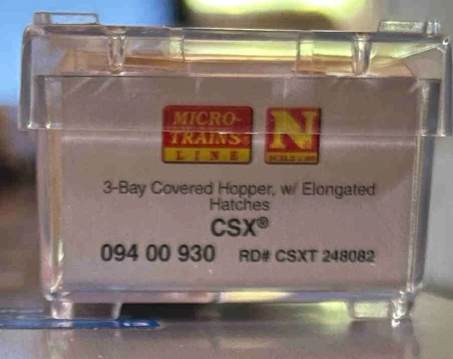 N Scale MTL CSX Transportation 3 Bay covered Hopper CSXT #248082 - Image 2 of 3