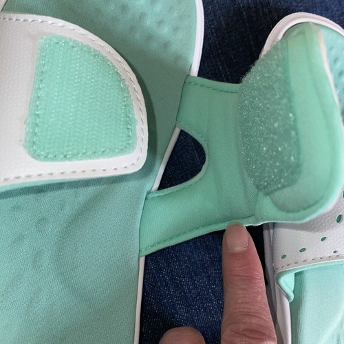 Under Armour Slides Youth Size 3Y White/Green Cushion Hook & Loop Closure - Picture 5 of 6