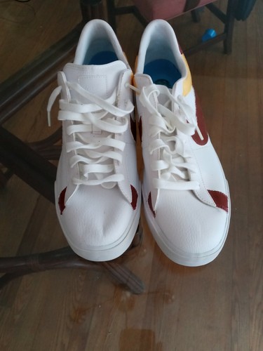 NIKE SWEET CLASSIC WHITE, BURGUNDAY & GOLD SHOES SIZE 12, 318333-113 - Picture 2 of 5