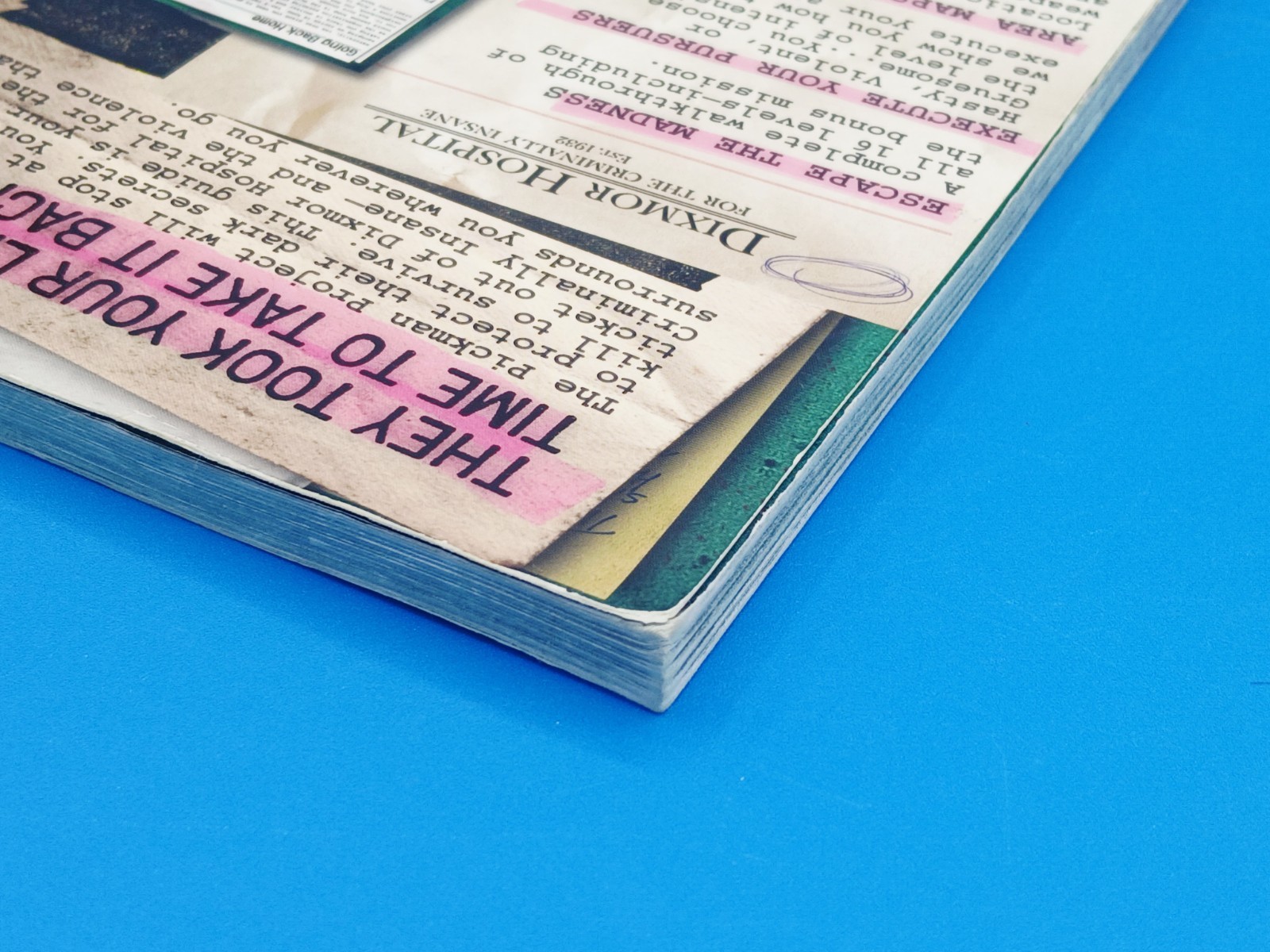 BradyGames Manhunt 2 Signature Series Guide Wii PS2 PSP Poster Gun Guide.