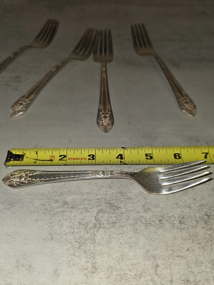1847 Rogers Bros Marquise 5 Piece Silverplate Flatware Salad Forks - Image 4 of 4