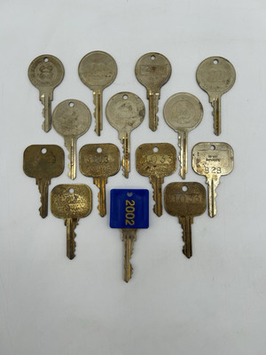 14 Vintage Hotel/Motel Room Keys Brass Hyatt Regency Holiday Inn and More