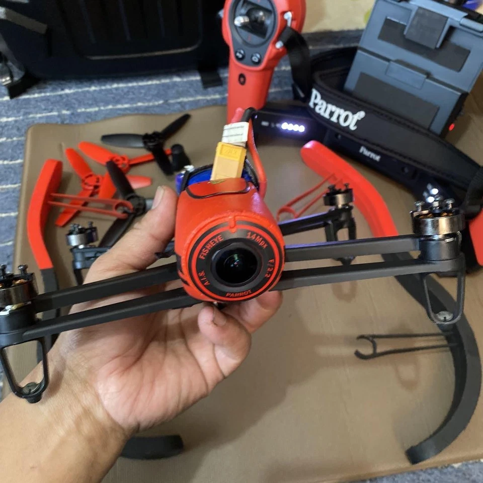 Parrot Drone Damaged For Parts Or Repair As Is No Returns - Image 3 of 4