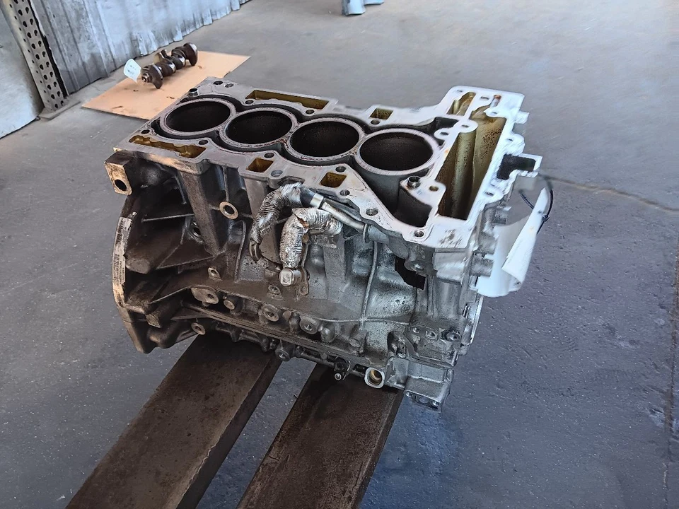 12-18 BMW F30 F10 328i 528i 2.0L N20 Bare Block Engine Motor 7587604 OEM - Image 2 of 4