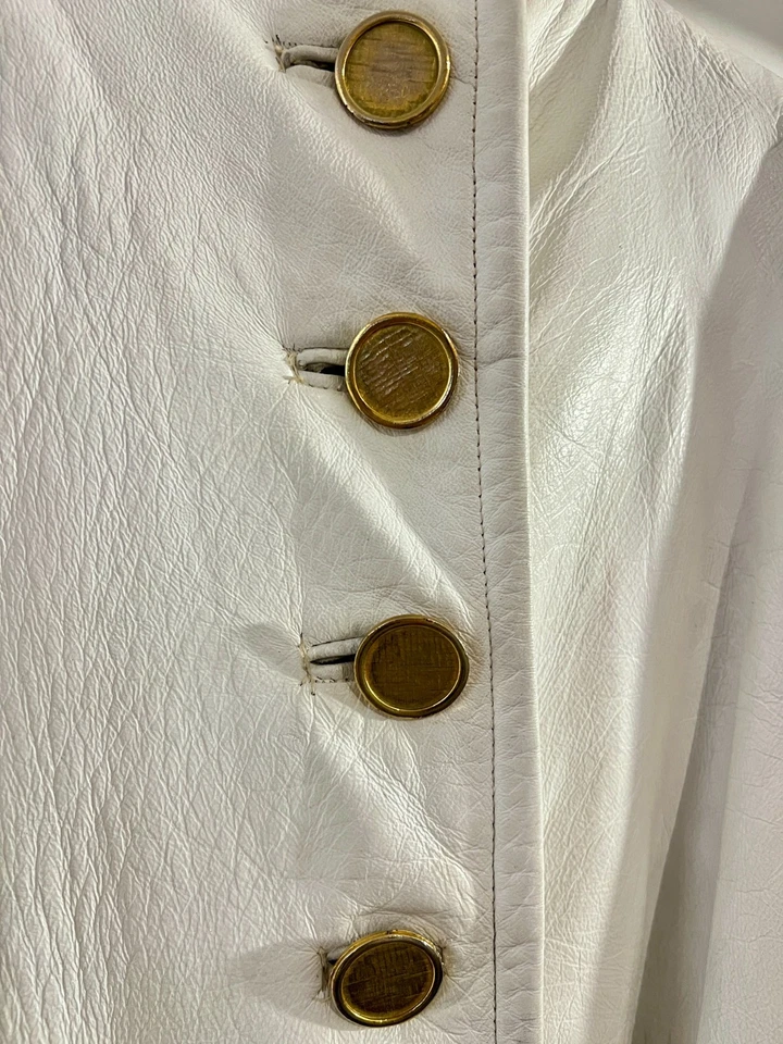 Poncho Kramer's Haven de Colección Años 80 Nuevo Cuero Blanco | Detalle Botón Dorado Foto 3 de 4