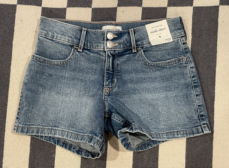 NWT A&F Kids (Abercrombie) midi short, low rise - 15/16 regular