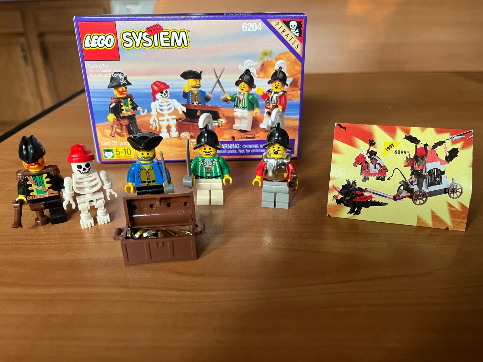 LEGO Pirates: Buccaneers (6204) - 100% COMPLETE with Box and Insert