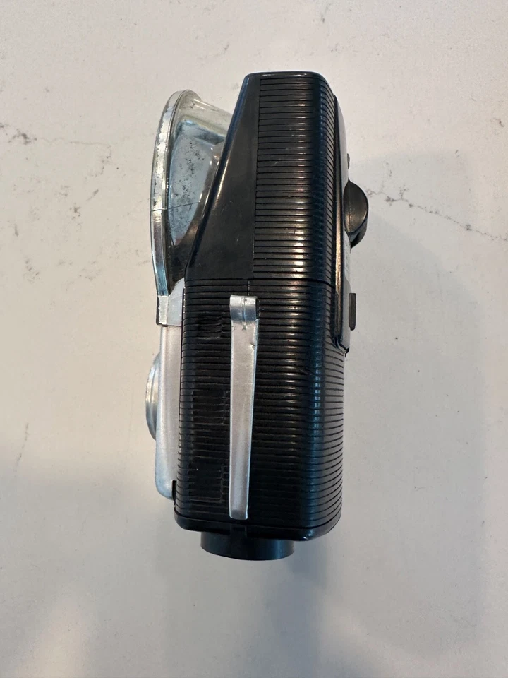 Cámara Kodak Brownie Starflash de colección con 12 bombillas de flash lente Dakon Foto 3 de 4