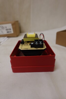 Allarme Antincendio, Bottone Di Emergenza Sulla Parete Bianca In