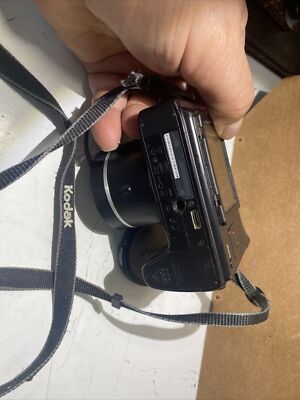 Kodak EasyShare ZD8612 IS 8.1 MP 12x Optical Zoom Digital Camera