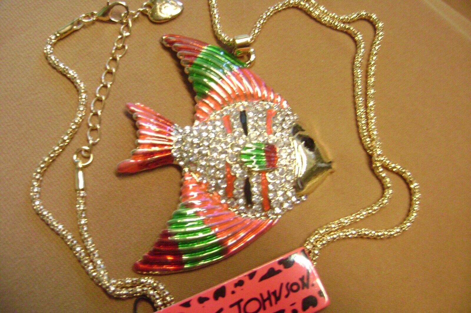 NWT- BETSEY JOHNSON CUTE MULTICOLOR CRYSTAL  FISH PENDANT NECKLACE -USA SELLER