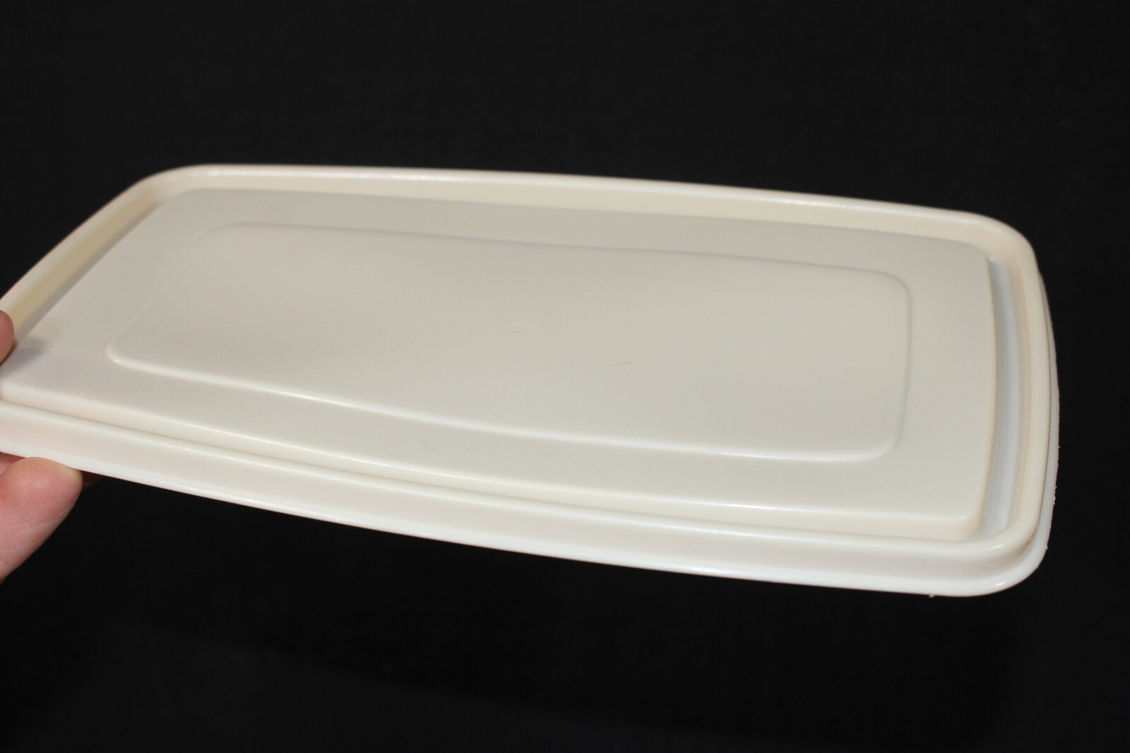 Rubbermaid Servin Saver 6 Rectangle Almond Replacement Lid Seal 0003