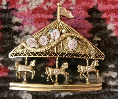 Vtg pink roses carousel horses pin brooch romantic costume jewelry circus sweet
