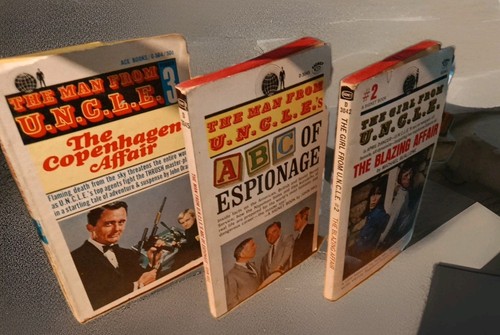 The Man From U.N.C.L.E Ace / Signet 3 Paperback Spy Novels Lot 1960's. - Picture 4 of 6