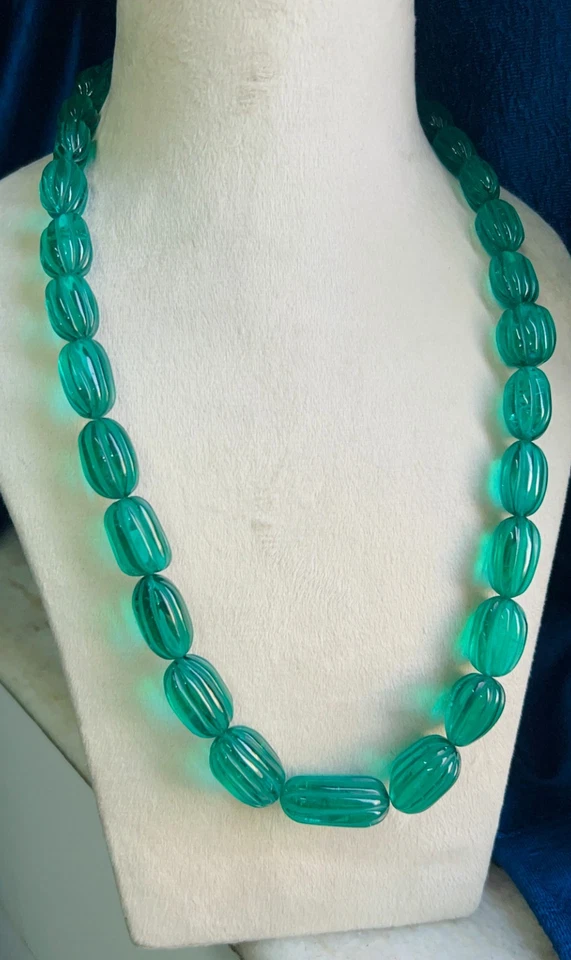 AAA Emerald Tumbled Carved Gemstone Neckless  9x11 mm To 18x23 mm - Image 4 of 4
