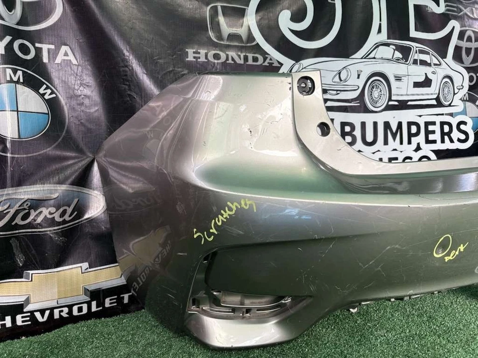 Parachoques trasero Lexus CT200h 2014-2017 OEM 52159-76070 Foto 3 de 4