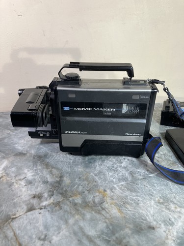 Vintage 1988 Sylvania VCC140SL01 VHS Video Camera & Charger TESTED & WORKING - Picture 6 of 9