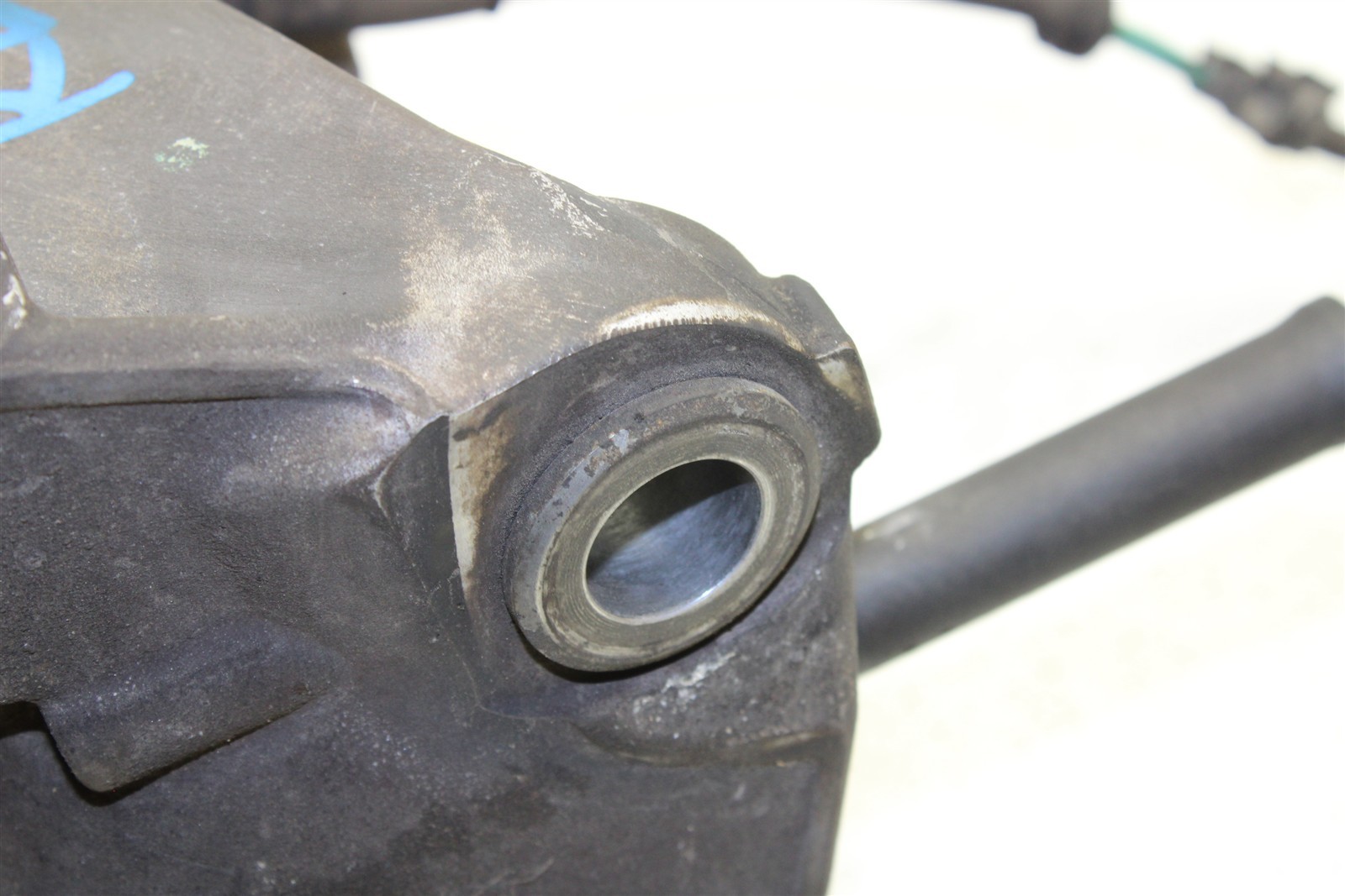 2008-2013 Maserati GranTurismo Rear Left Spindle Knuckle Driver LH OEM 08-13