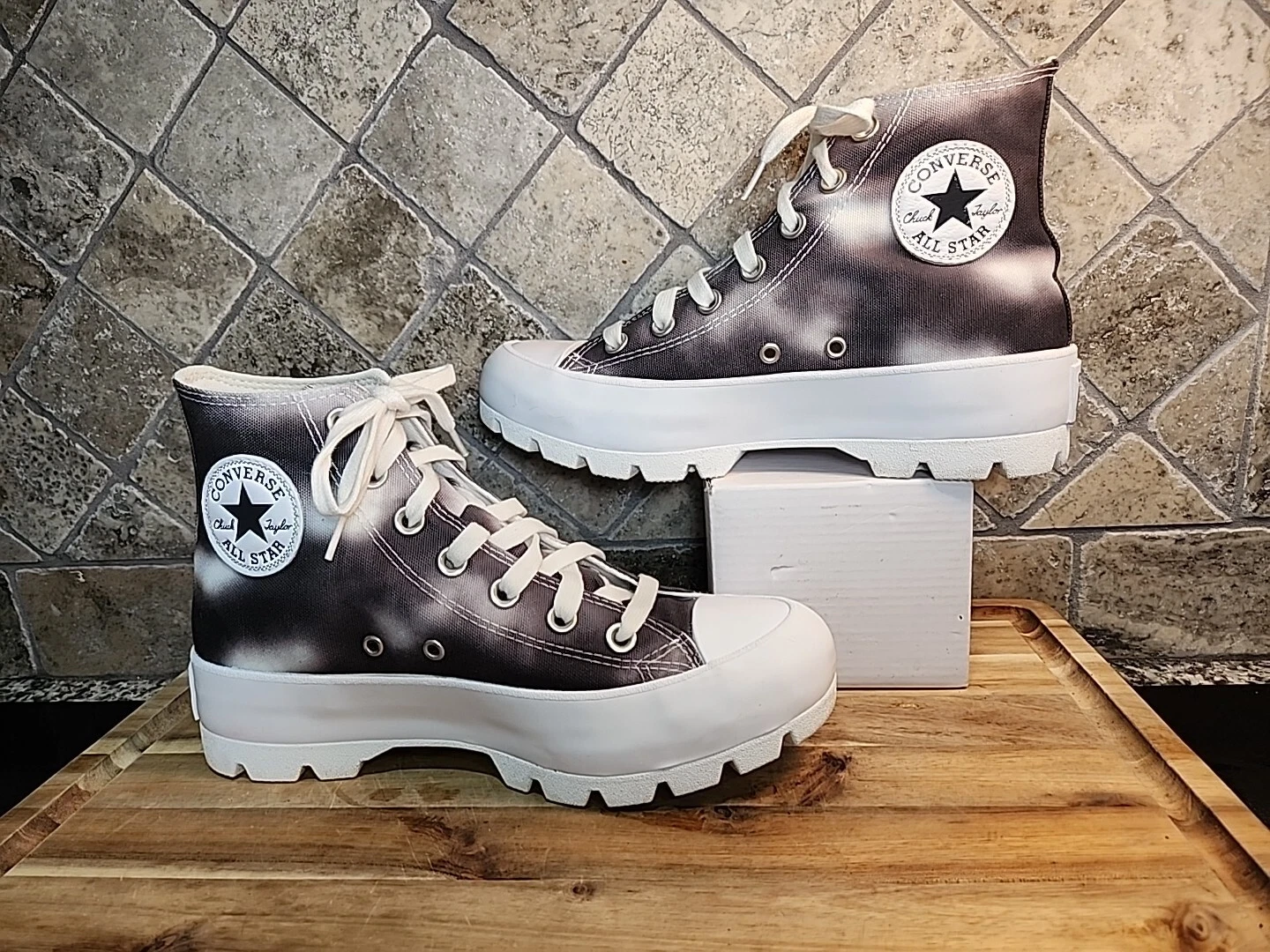 Converse Chuck Taylor All Star tintura cravatta nera con bottoni taglia 7. 5 M 572564C