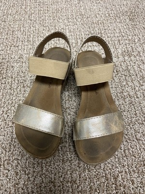 gold wedges size 11