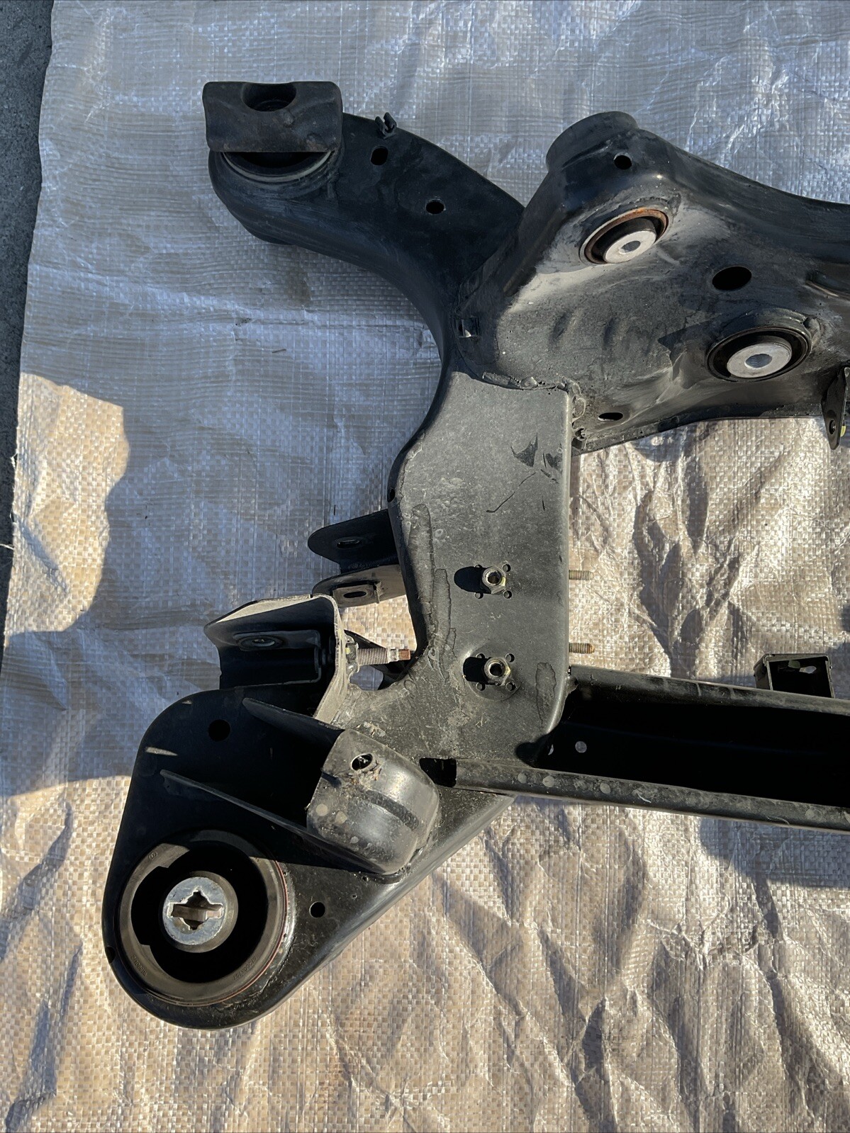 2014 - 2024 MASERATI QUATTROPORTE REAR SUBFRAME UNDERCARRIAGE OEM 06700075690