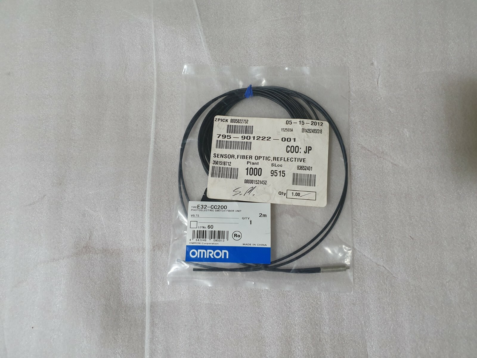 NEW OMRON SENSOR,FIBER OPTIC,REFLECTIVE E32-CC200 795-901222-001