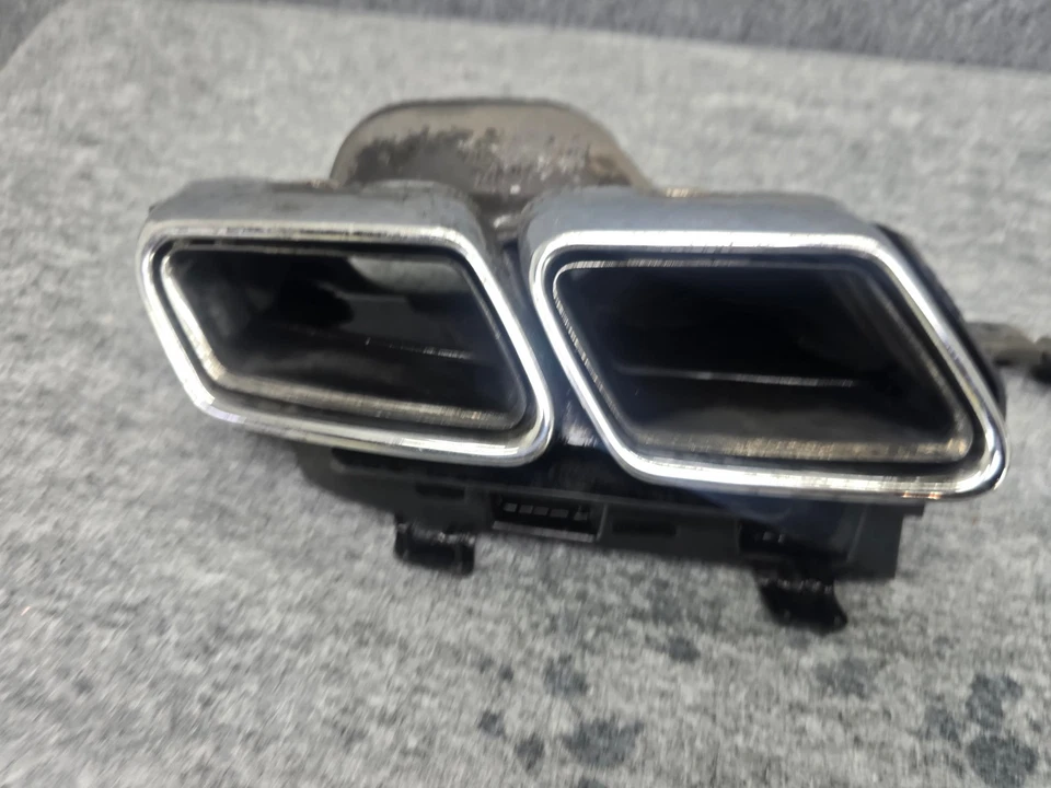 JUEGO DE PUNTA DE TUBO SILENCIADOR ESCAPE TRASERO MERCEDES W222 S560 S550 S63 OEM Foto 4 de 4