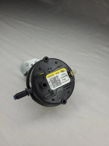 Honeywell C342634P40 Furnace Air Pressure Switch IS20428-6082