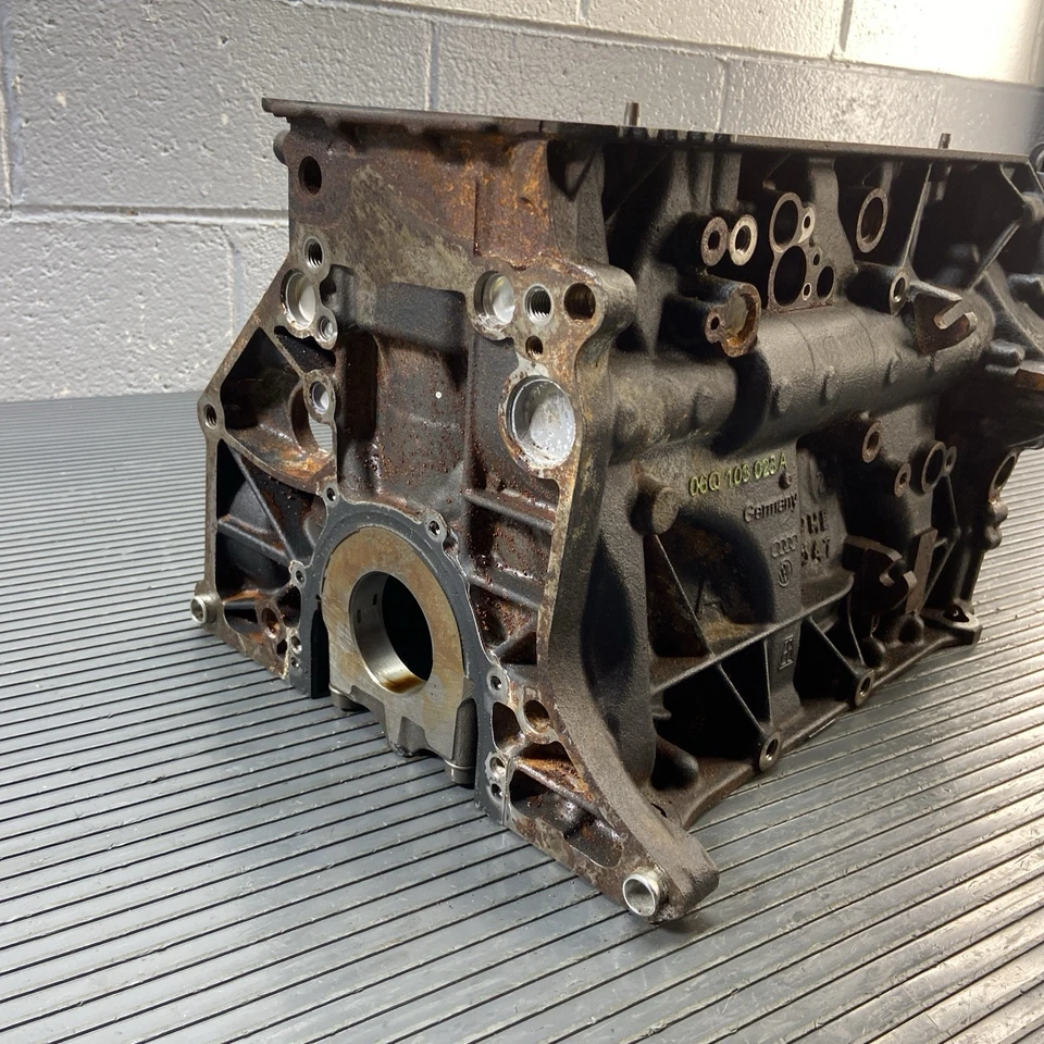2023-2025 Audi A6 C8 2.0L 4 Cyl Engine Block Motor 2k Miles 06Q103023A OEM - Imagem 4 de 4