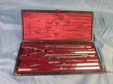 Ancienne boite de compas de précision G. Muller,  presque pleine...