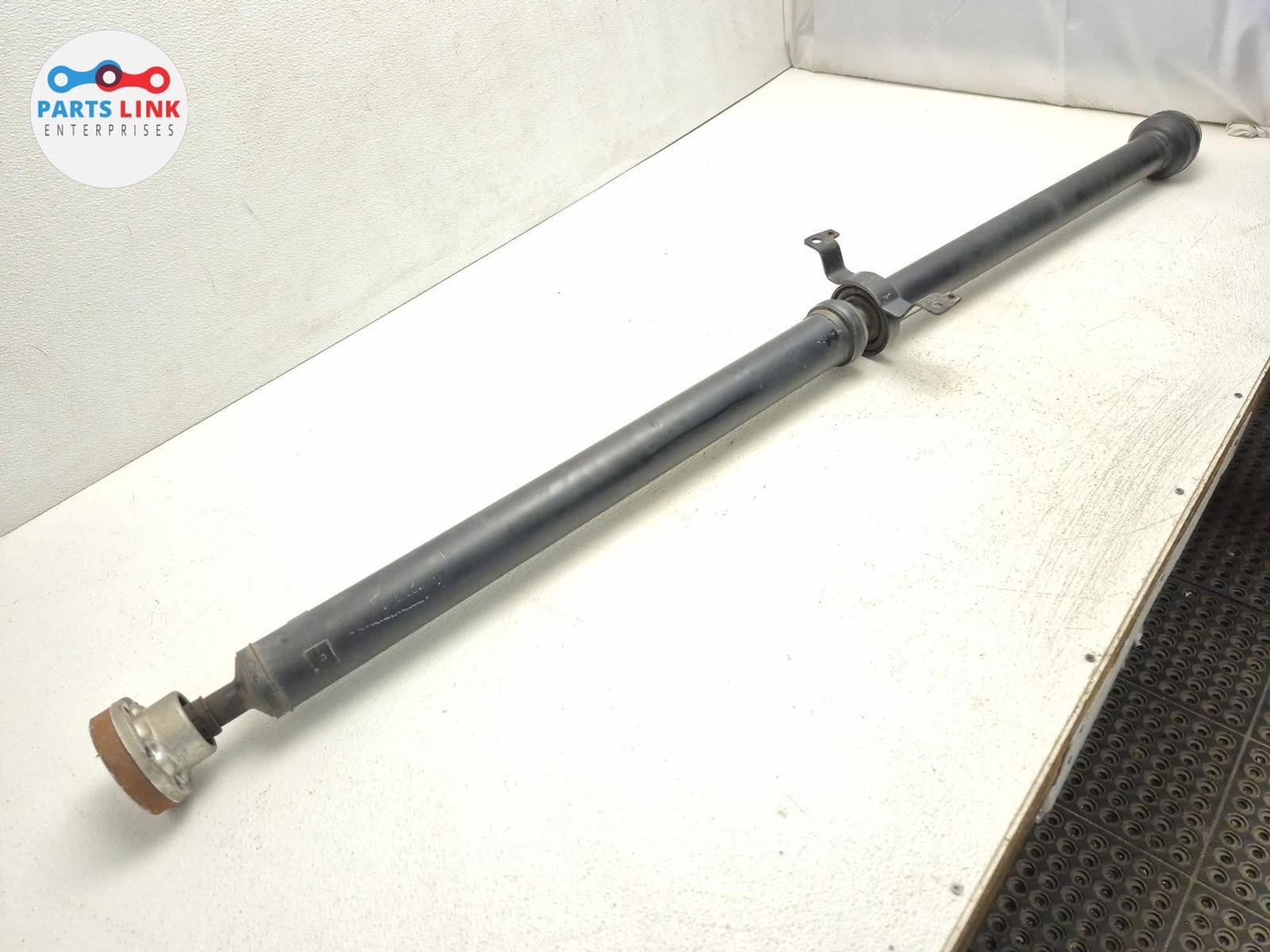 2016-20 BENTLEY BENTAYGA REAR DRIVE SHAFT PROP CARDAN DRIVESHAFT 6.0L W12 636