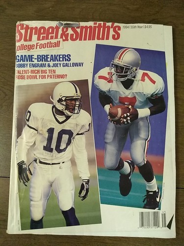 1994 Street & Smith's College Football Yearbook Magazine (some damage)