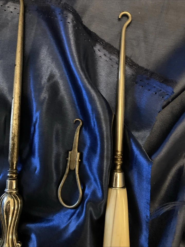 Victorian Button Hooks - Asprey London Plus Others - Image 3 of 4