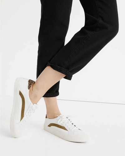 sidewalk low top sneaker