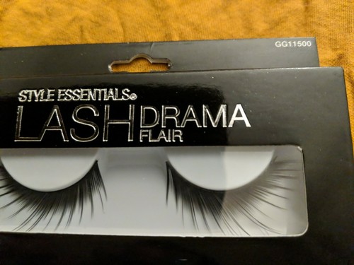 Style Essentials Lash Drama Flair - Picture 5 of 5