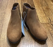 Cat & Jack Girl's Size 1 Opal Zipper Booties Brown