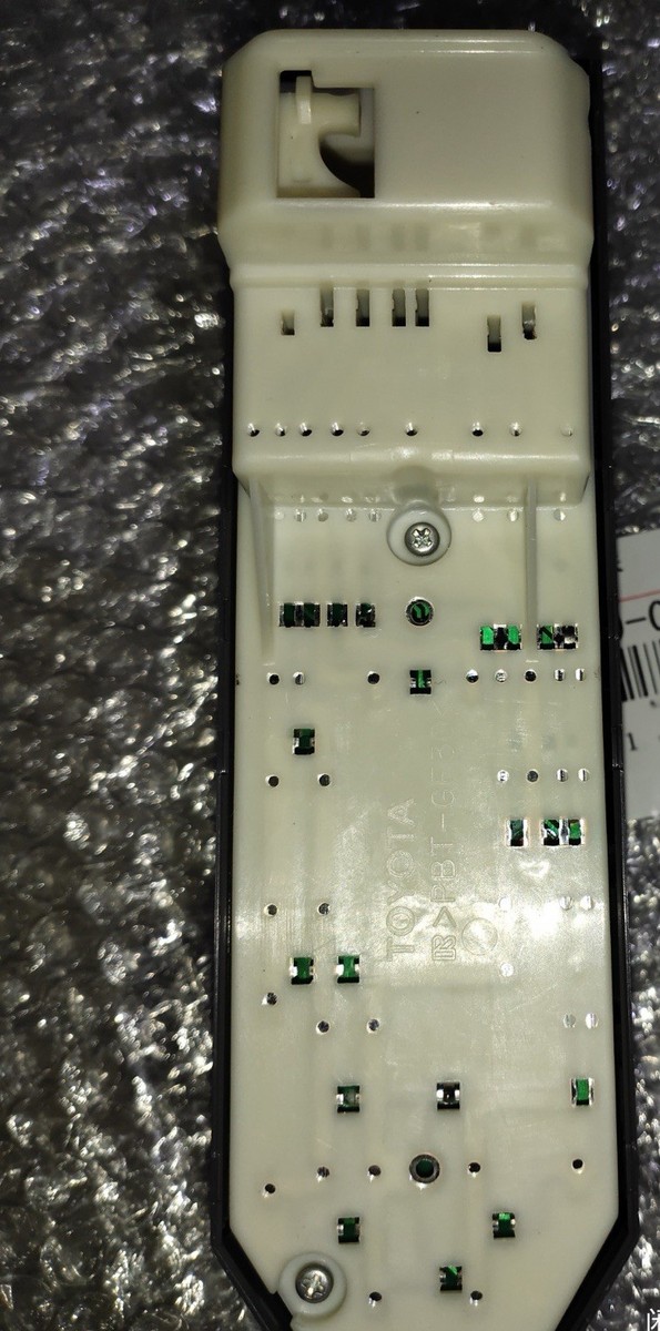 84820 - 06061 84820 - 33251 Master Power Window Switch 2007