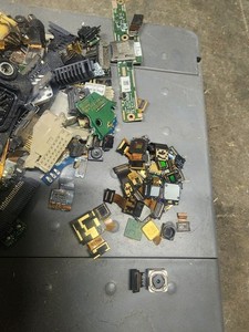110 Grams Of Misc . Electronic Components For Precious Metal Recovery