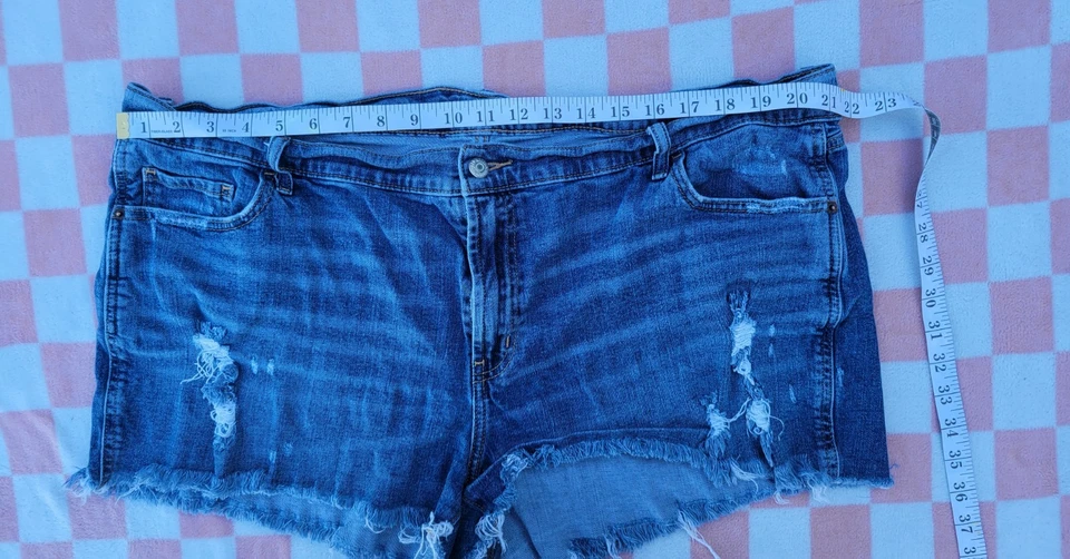 Pantalones Cortos Talla Grande Old Navy Talla 20 Azul Corte 3" Denim Rasgado Desgastado  Foto 3 de 4