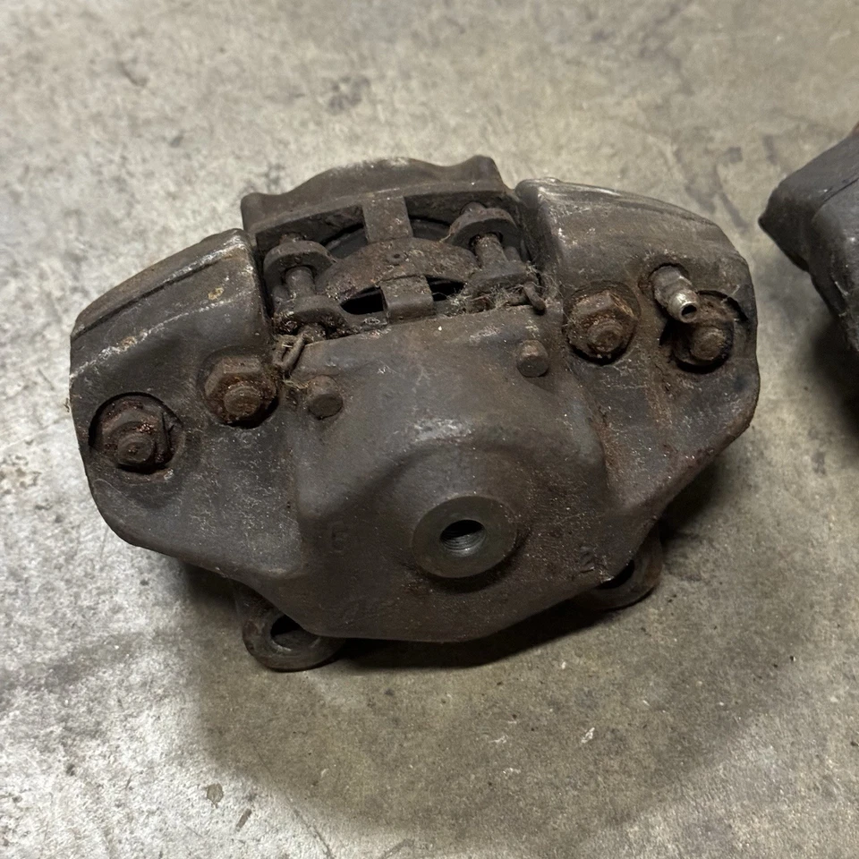 Par de pinzas de freno delanteras Porsche 911 T 912 ATE 1968-1973 rotor sin ventilación Foto 2 de 4