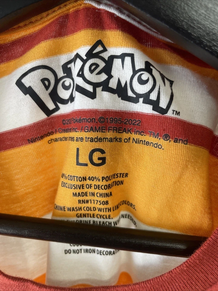 Camiseta Listrada Pokémon Charmander - BoxLunch Exclusiva Tamanho Grande - Imagem 4 de 4