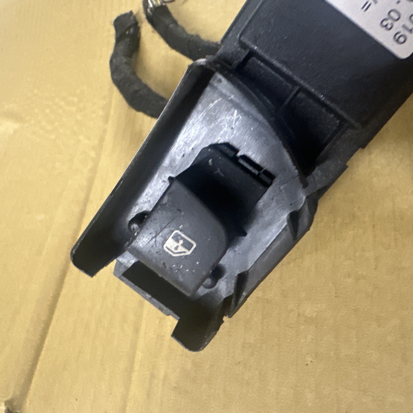 03-13 Maserati Quattroporte M139 Front Right Side Door Window Control Switch OEM