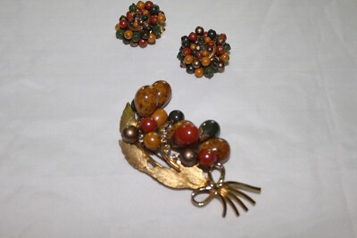 ELSA  SCHIAPARELLI  SPOTTED BROWN GREEN GRAY GLASS BROOCH EARRING SET