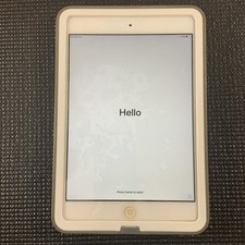 iPad Mini 2 32 gigs Silver/ white
