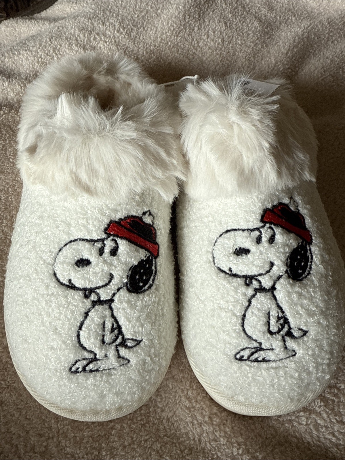 AE American Eagle x Peanuts Winter Snoopy Scuff Slippers Women’s ~ 11 image 2