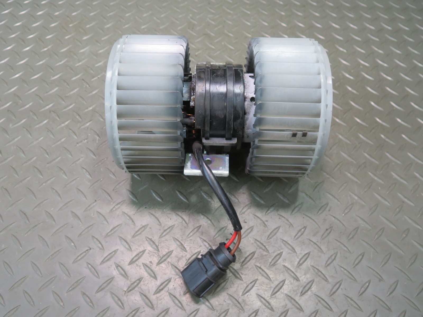 2006-2012 BENTLEY CONTINENTAL FLYING SPUR A/C HEATER AIR BLOWER FAN MOTOR