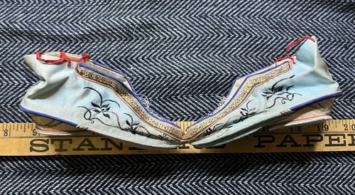 LIGHT BLUE W/ GOLD TRIM CHINESE ANTIQUE LOTUS SHOES PAIR BOUND FOOT - Picture 1 of 7