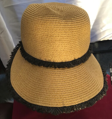 August Hat Company Women display picture 3