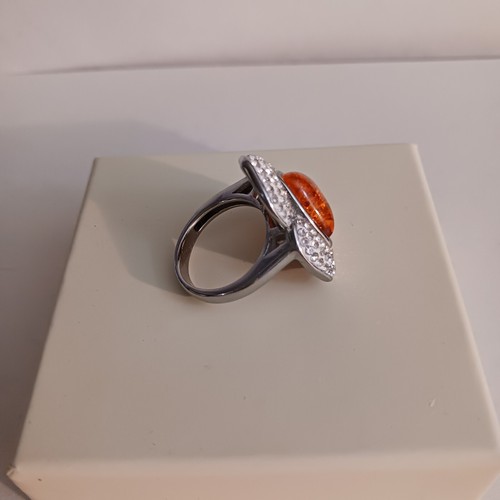 Simulated Orange Amber, Austrian Crystal Leaf Shape Cocktail Ring Size 7 - Picture 5 of 6