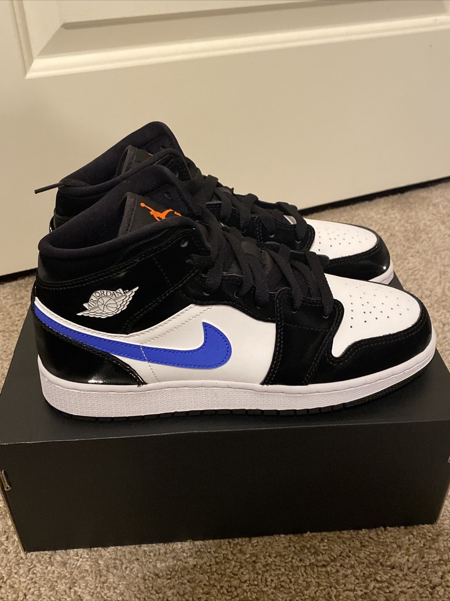 Nike Air Jordan 1 Mid GS Black/Racer Blue 554725-084 Size 5Y Nike Air Jordan 1 Mid GS Black/Racer Blue 554725-084 Size 5Y